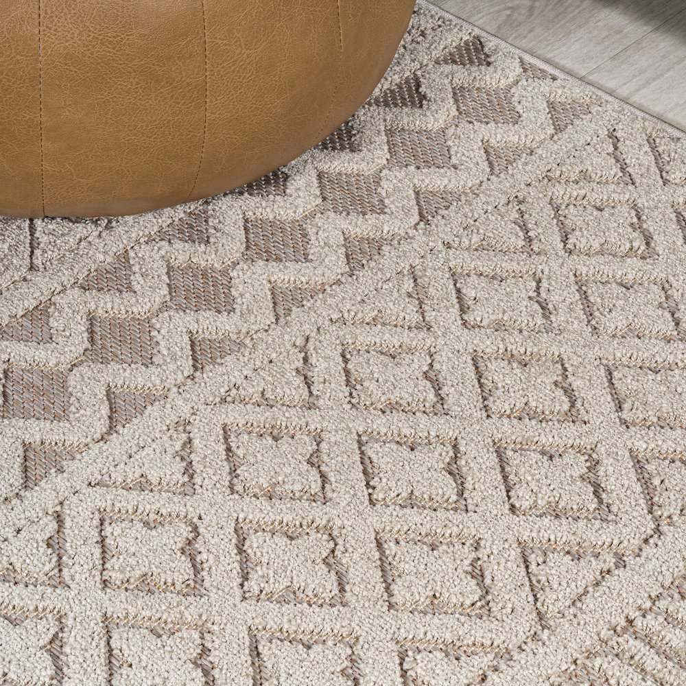 Ormond High-Low Modern Trellis Geometric Area Rug. Picture 11