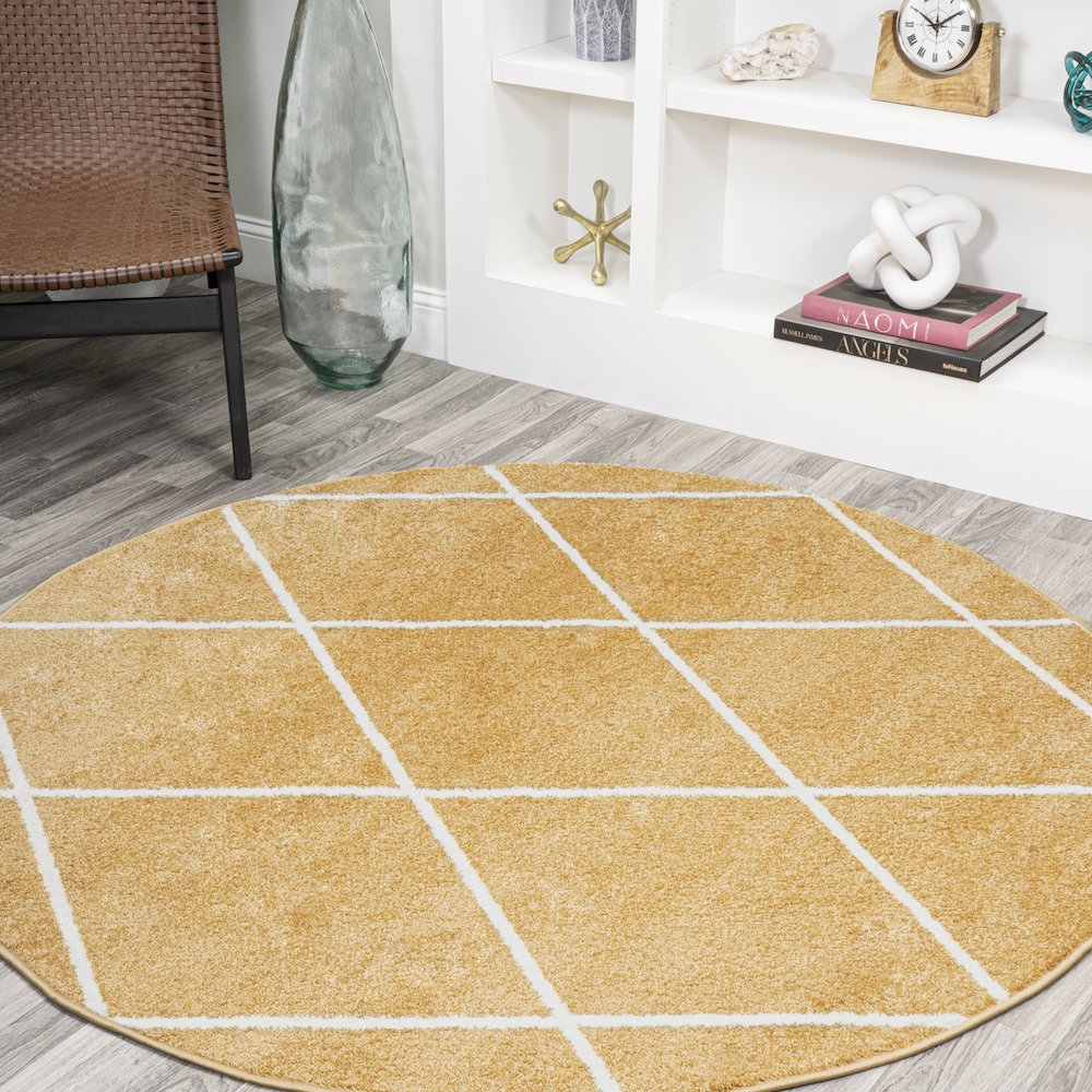 Cole Minimalist Diamond Trellis Area Rug. Picture 10