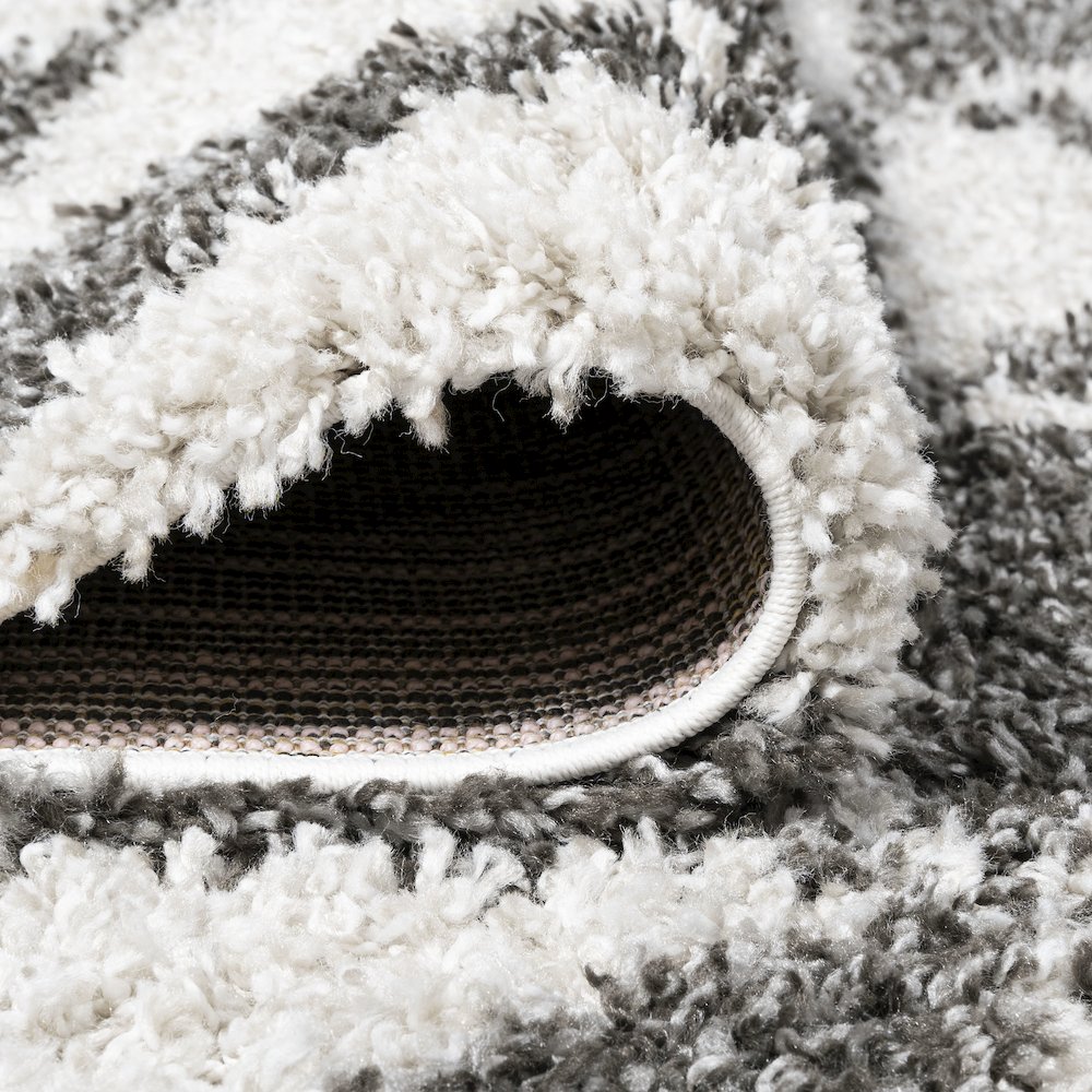 Alcudia Geometric Shag Area Rug. Picture 8