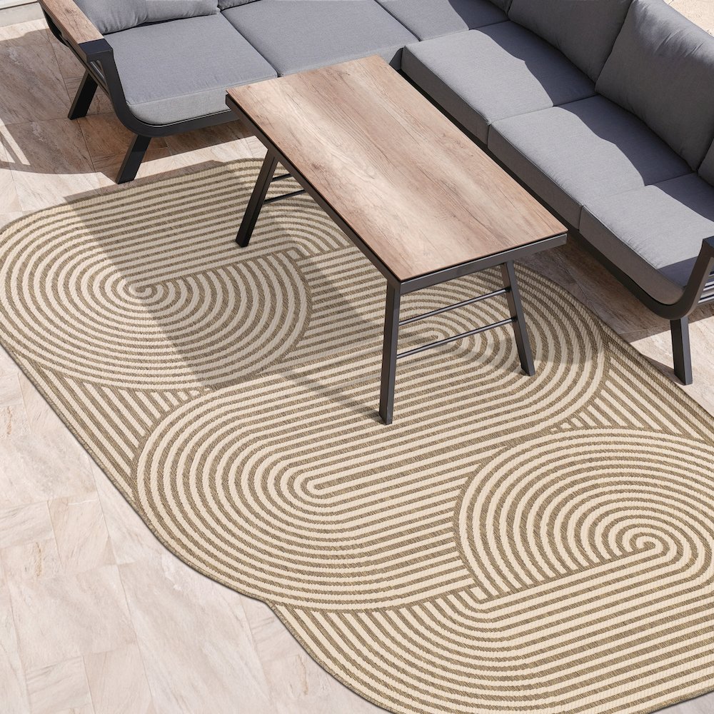 Beige/Brown 5 ft. x 8 ft. Indoor/Outdoor Shaped Area Rug. Picture 3