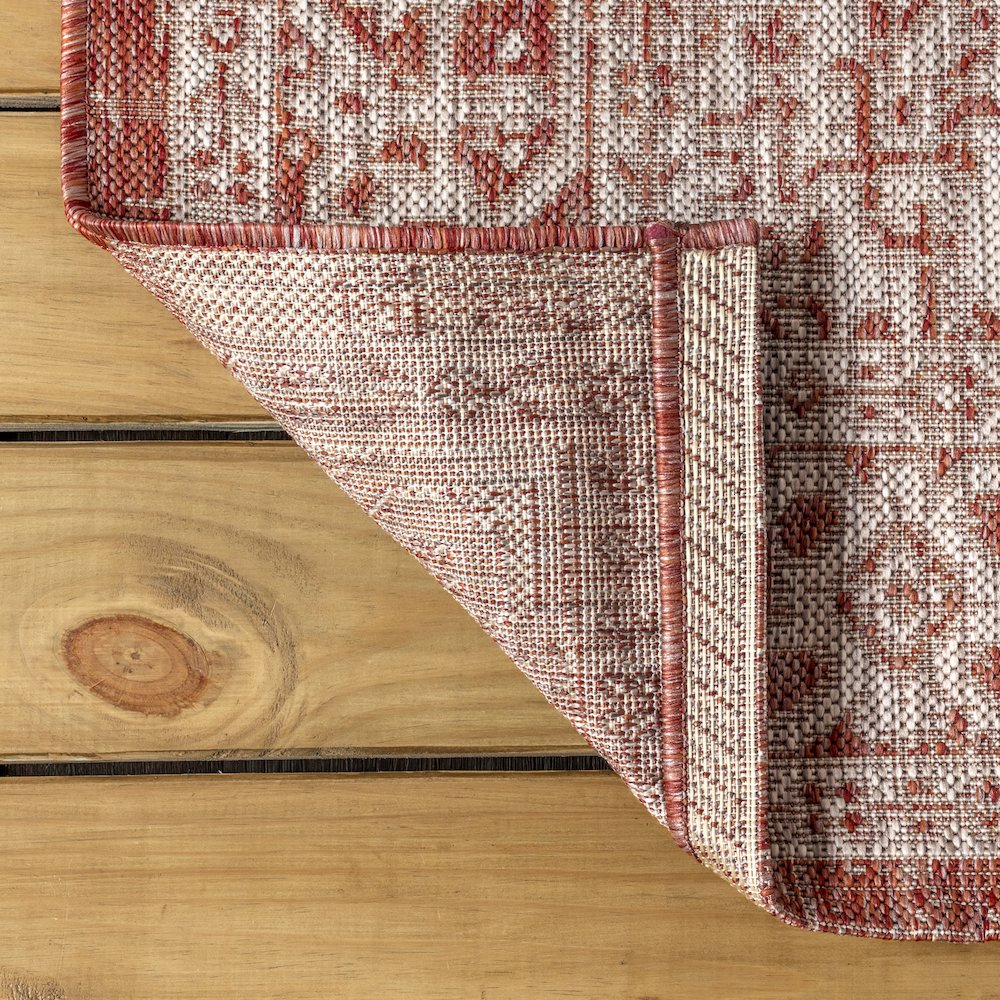 Sinjuri Medallion Textured Weave Indoor/Outdoor Area Rug. Picture 6