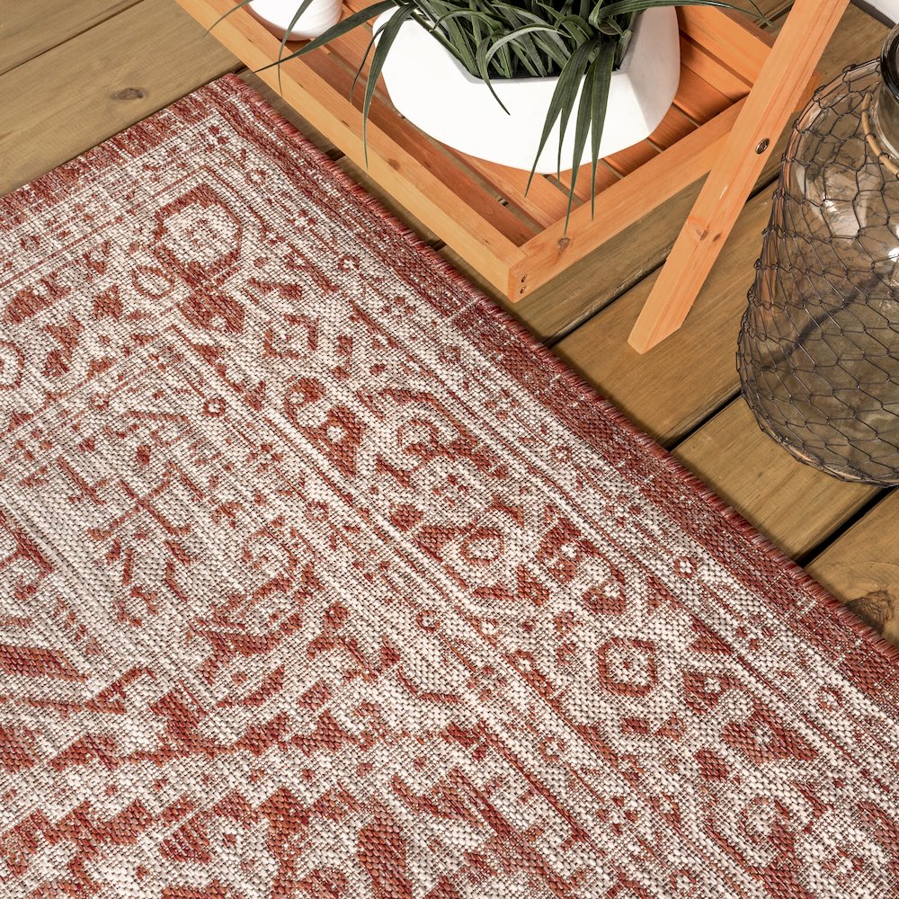 Sinjuri Medallion Textured Weave Indoor/Outdoor Area Rug. Picture 8