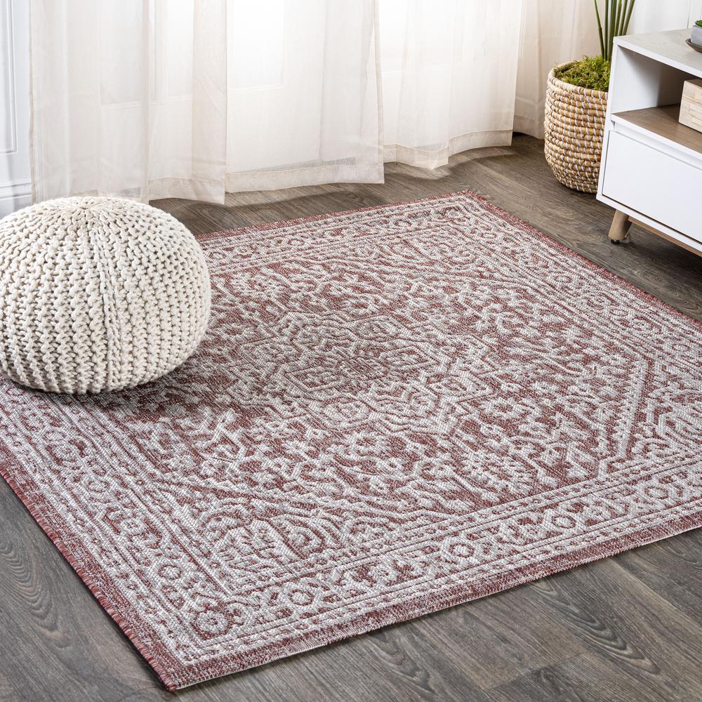 Sinjuri Medallion Textured Weave Indoor/Outdoor Area Rug. Picture 11