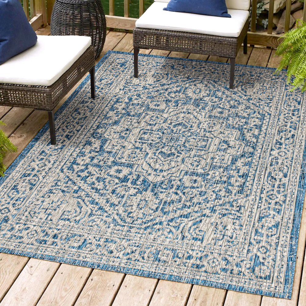 Sinjuri Medallion TetuWeaveIndoor/Outdoor  Rug. Picture 2