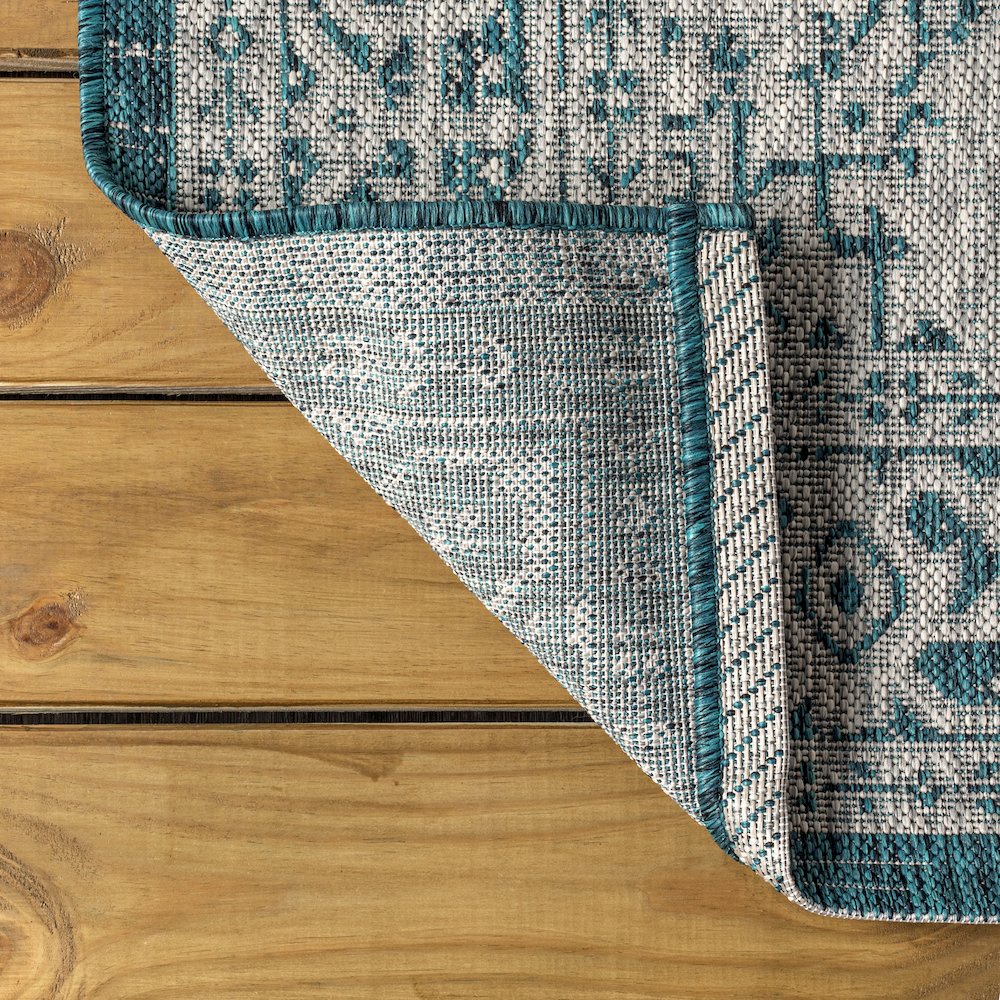 Sinjuri Medallion Textured Weave Indoor/Outdoor Area Rug. Picture 3