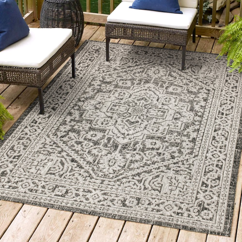 Sinjuri Medallion TetuWeave /Indoor/Outdoor  Rug. Picture 2