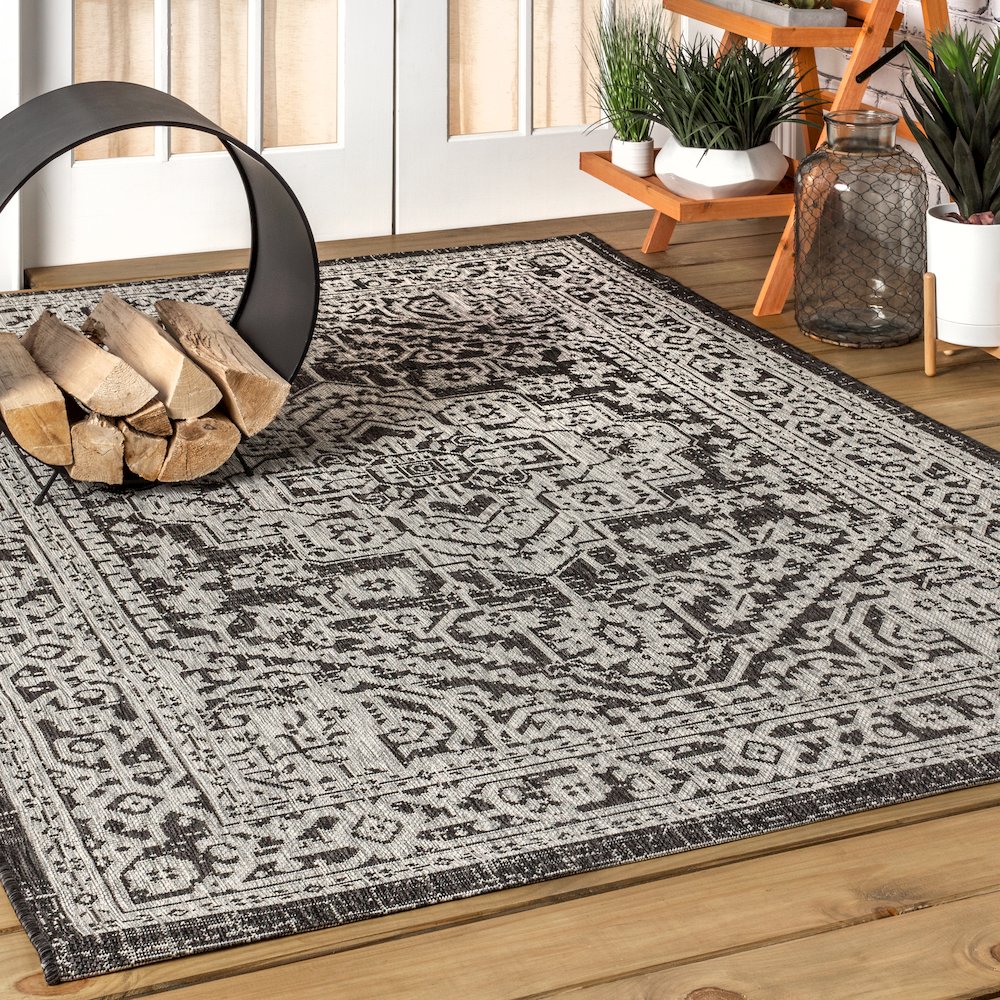 Sinjuri Medallion Textured Weave Indoor/Outdoor Area Rug. Picture 2