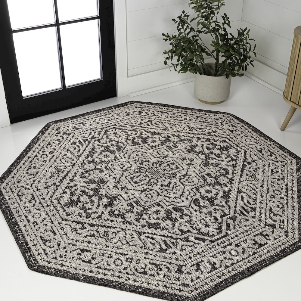 Sinjuri Medallion Textured Weave Gray/Black 8' Octagon Indoor/Outdoor Area Rug. Picture 2