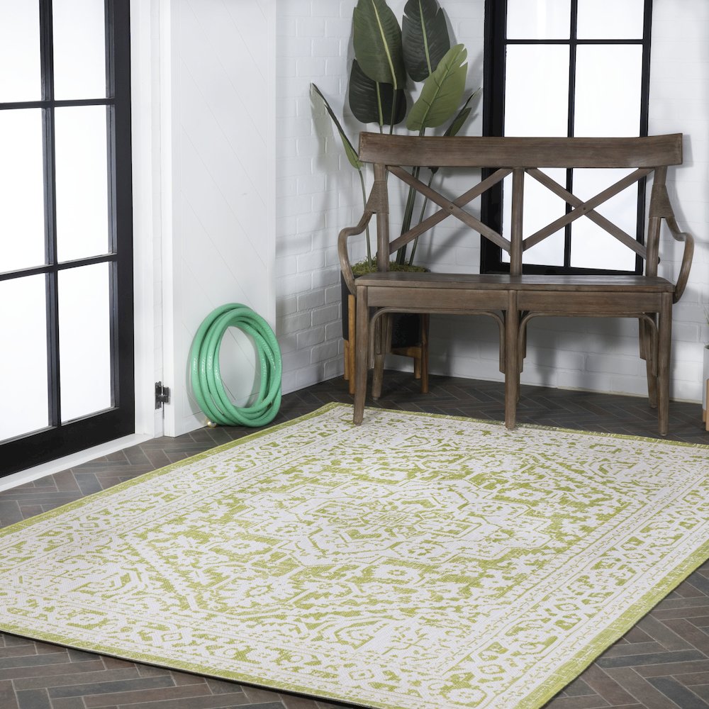 Sinjuri Medallion Textured Weave Indoor/Outdoor Area Rug. Picture 9