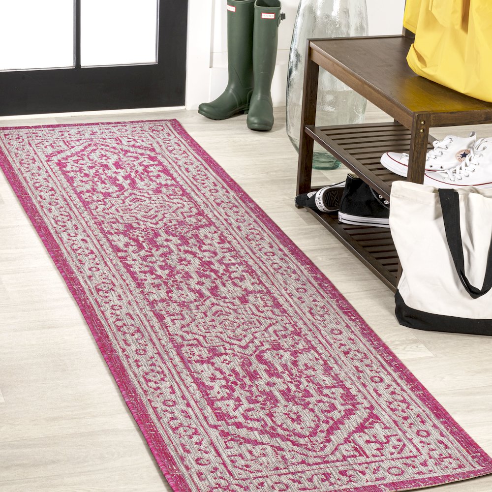 Sinjuri Medallion Textured Weave Indoor/Outdoor Area Rug. Picture 2