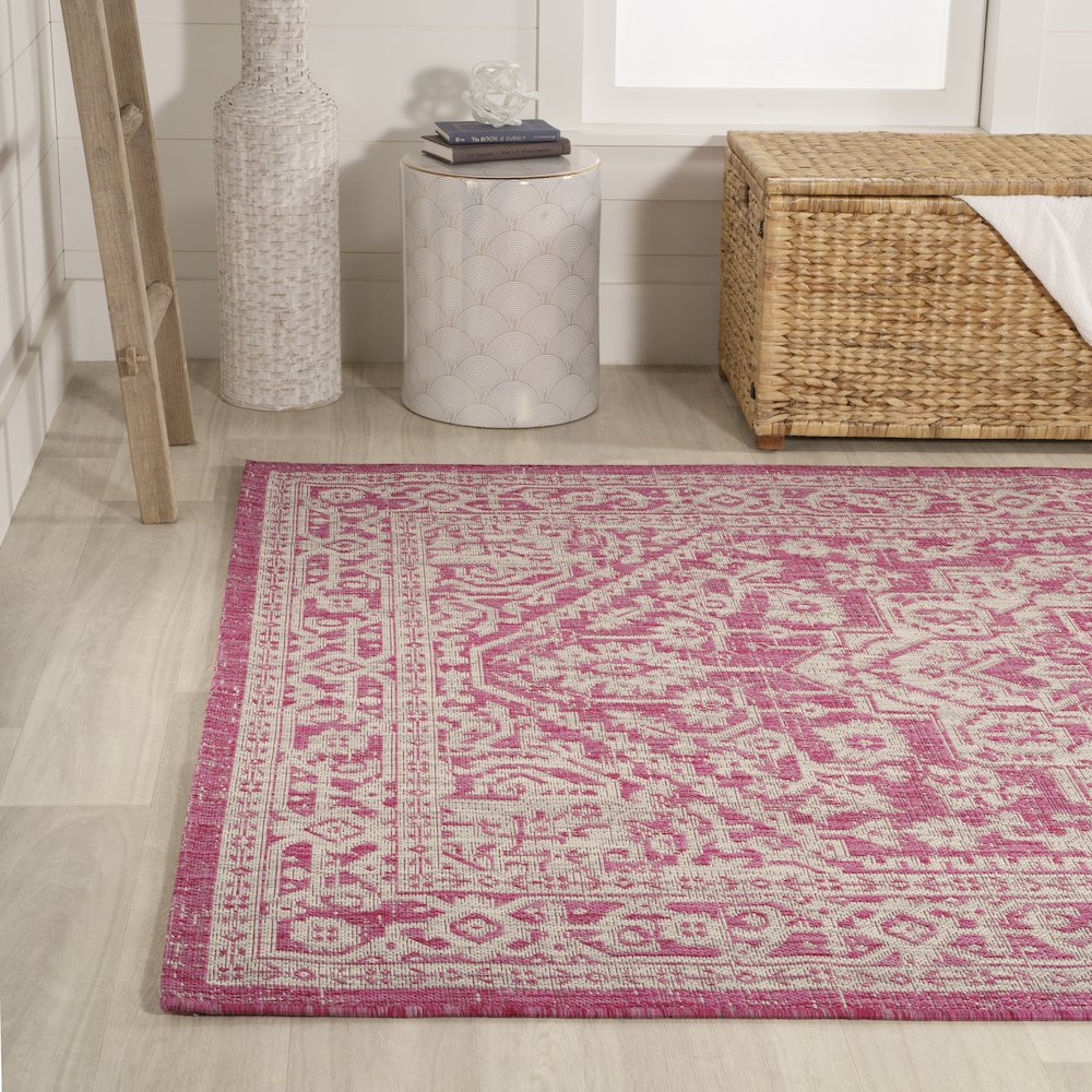 Sinjuri Medallion Textured Weave Indoor/Outdoor Area Rug. Picture 3