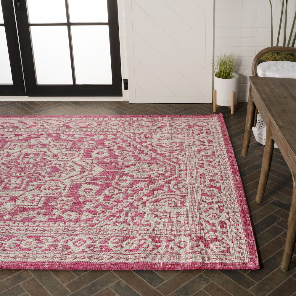 Sinjuri Medallion Textured Weave Indoor/Outdoor Area Rug. Picture 7