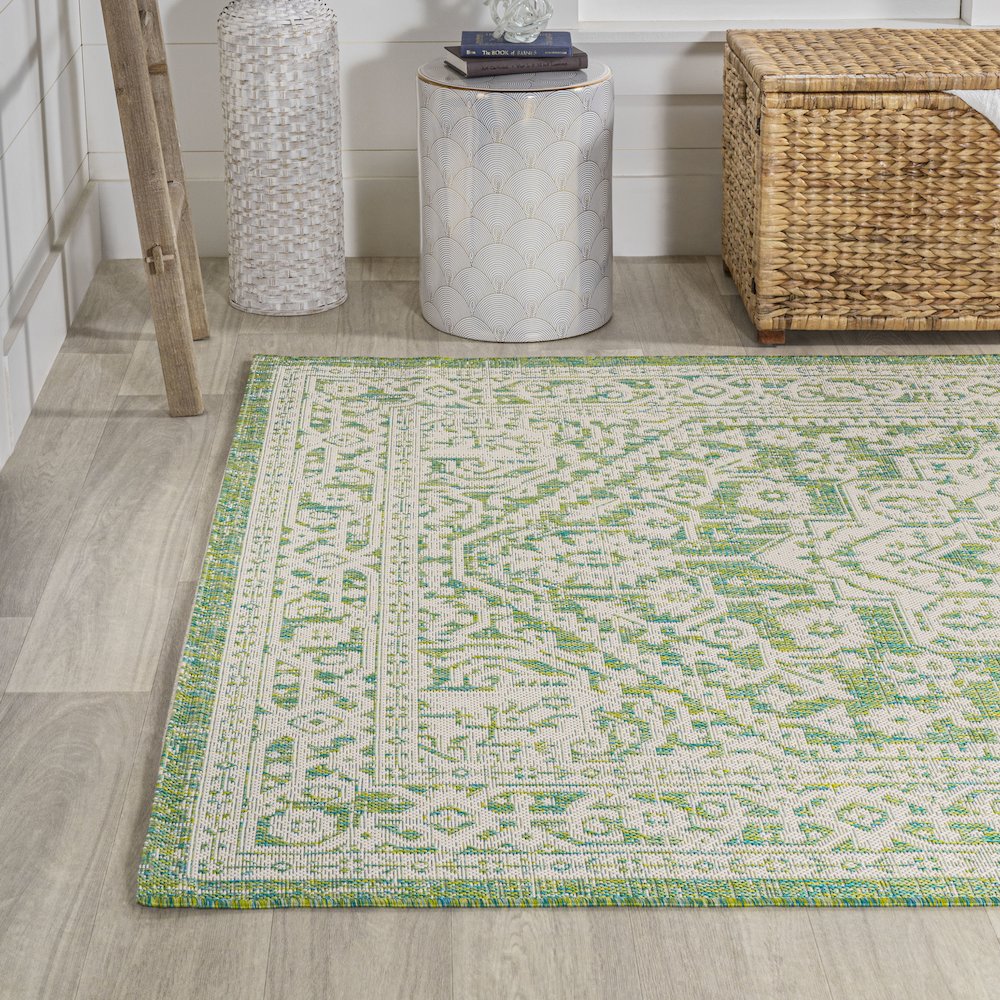 Sinjuri Medallion Textured Weave Indoor/Outdoor Area Rug. Picture 3