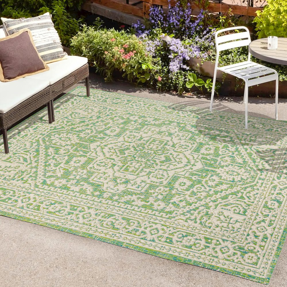 Sinjuri Medallion Textured Weave Indoor/Outdoor Area Rug. Picture 6