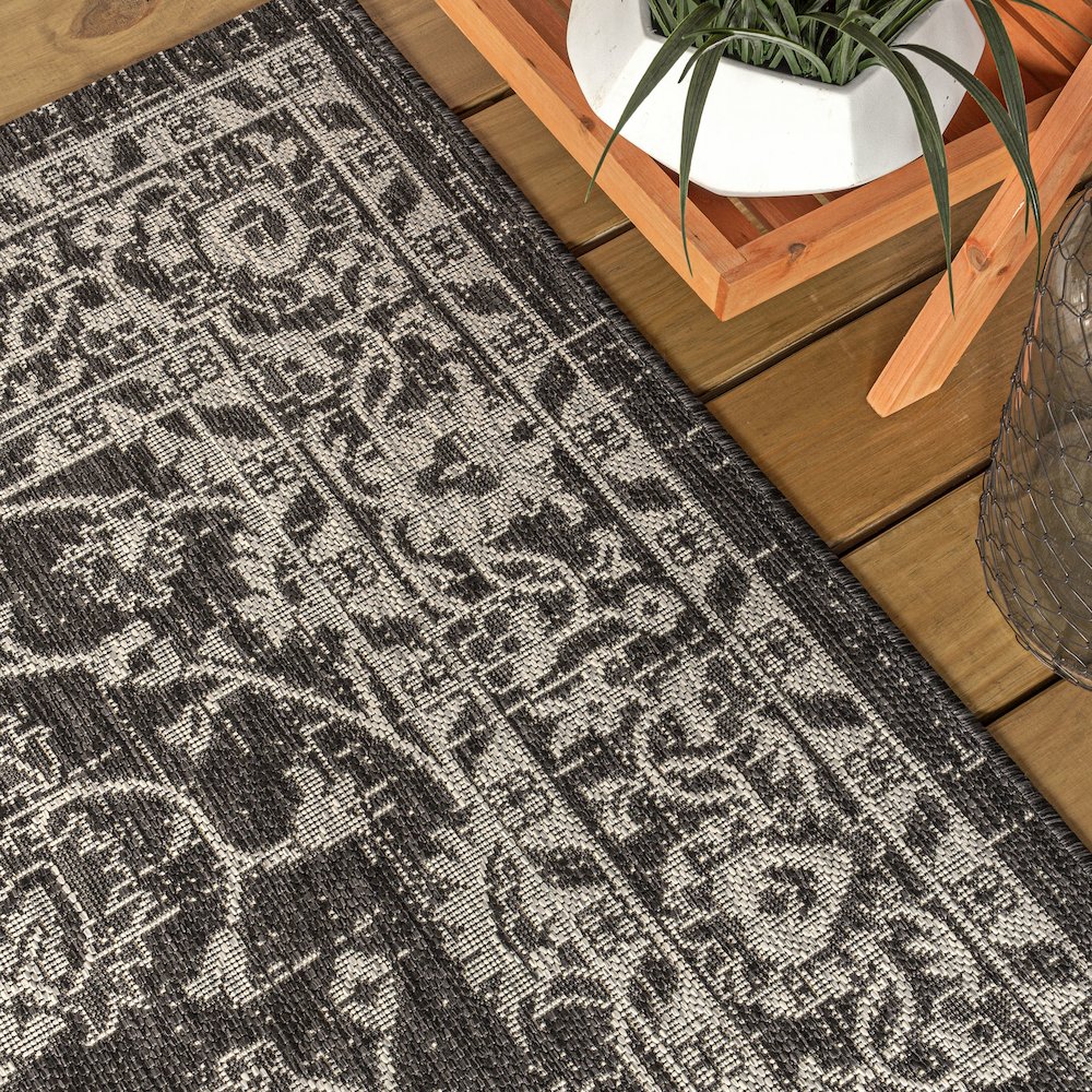Palazzo Vine And Border Textured Weave Indoor/Outdoor Area Rug. Picture 5