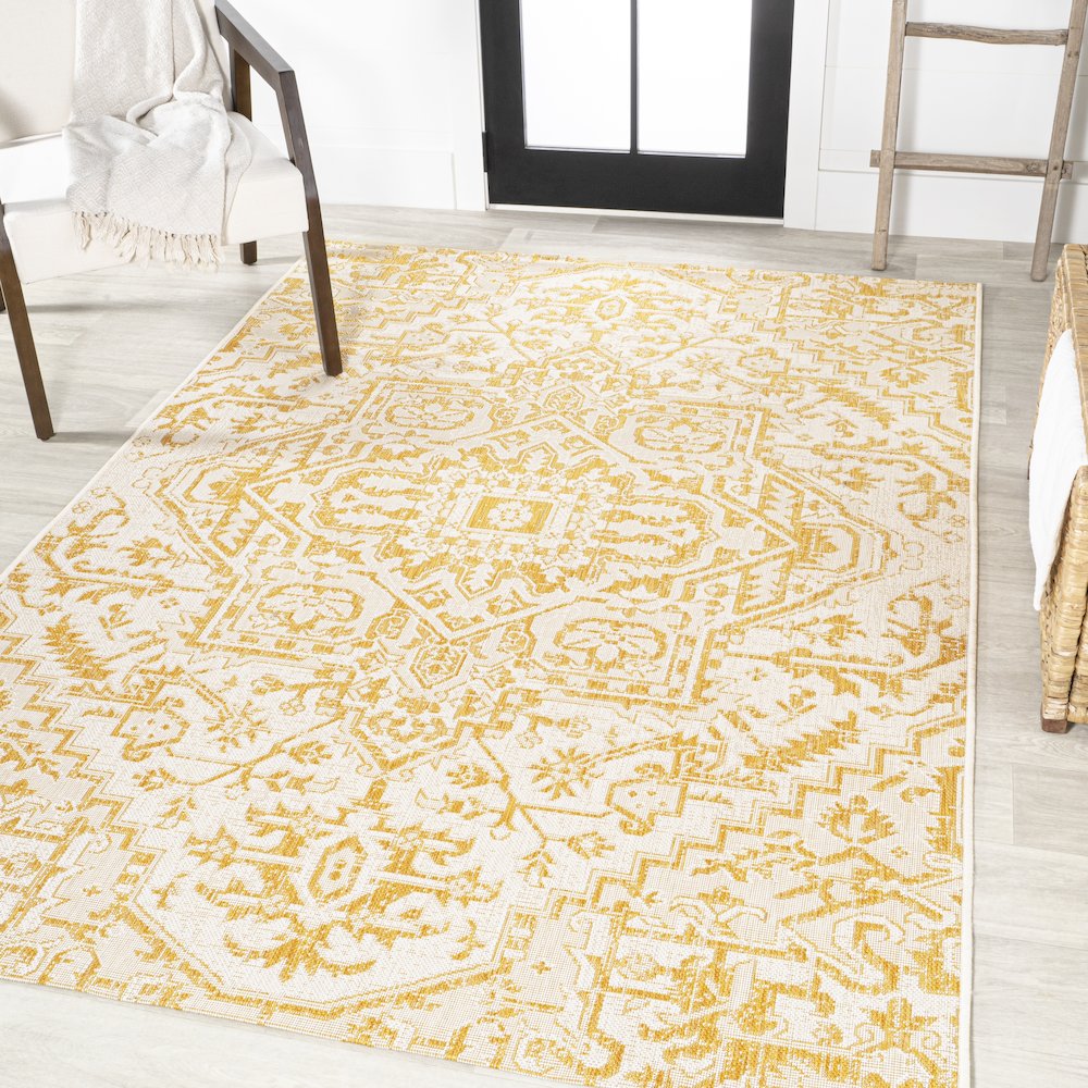 Estrella Bohemian Medallion Textured Weave Indoor/Outdoor Area Rug. Picture 2