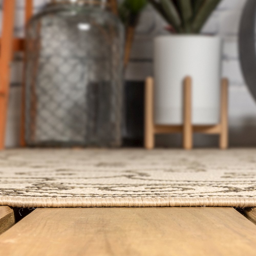 Charleston Vintage Filigree Textured Weave Indoor/Outdoor Runner Rug. Picture 9