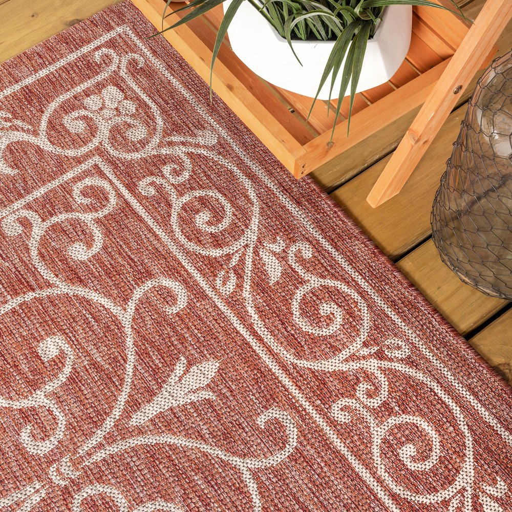 Charleston Vintage Filigree Textured Weave Indoor/Outdoor Runner Rug. Picture 5