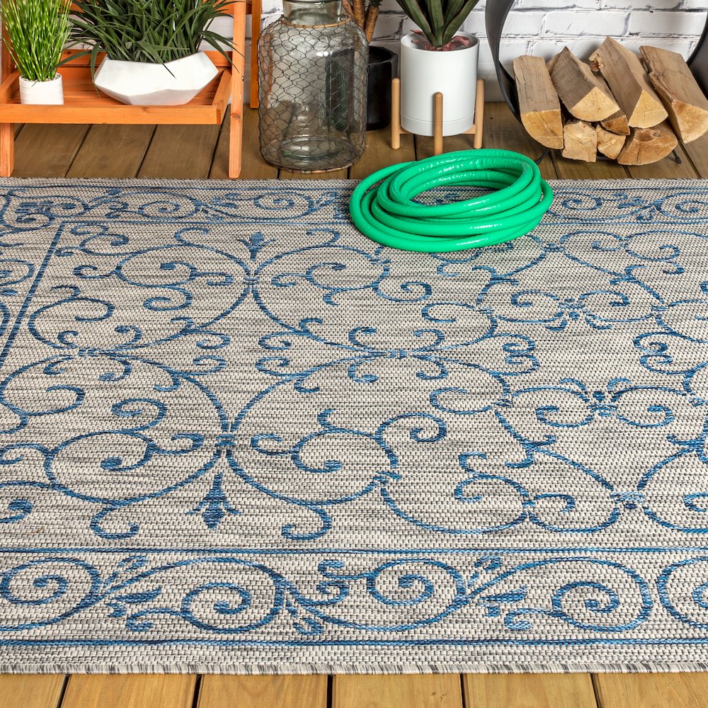 Charleston Vintage Filigree Textured Weave Indoor/Outdoor Area Rug. Picture 4