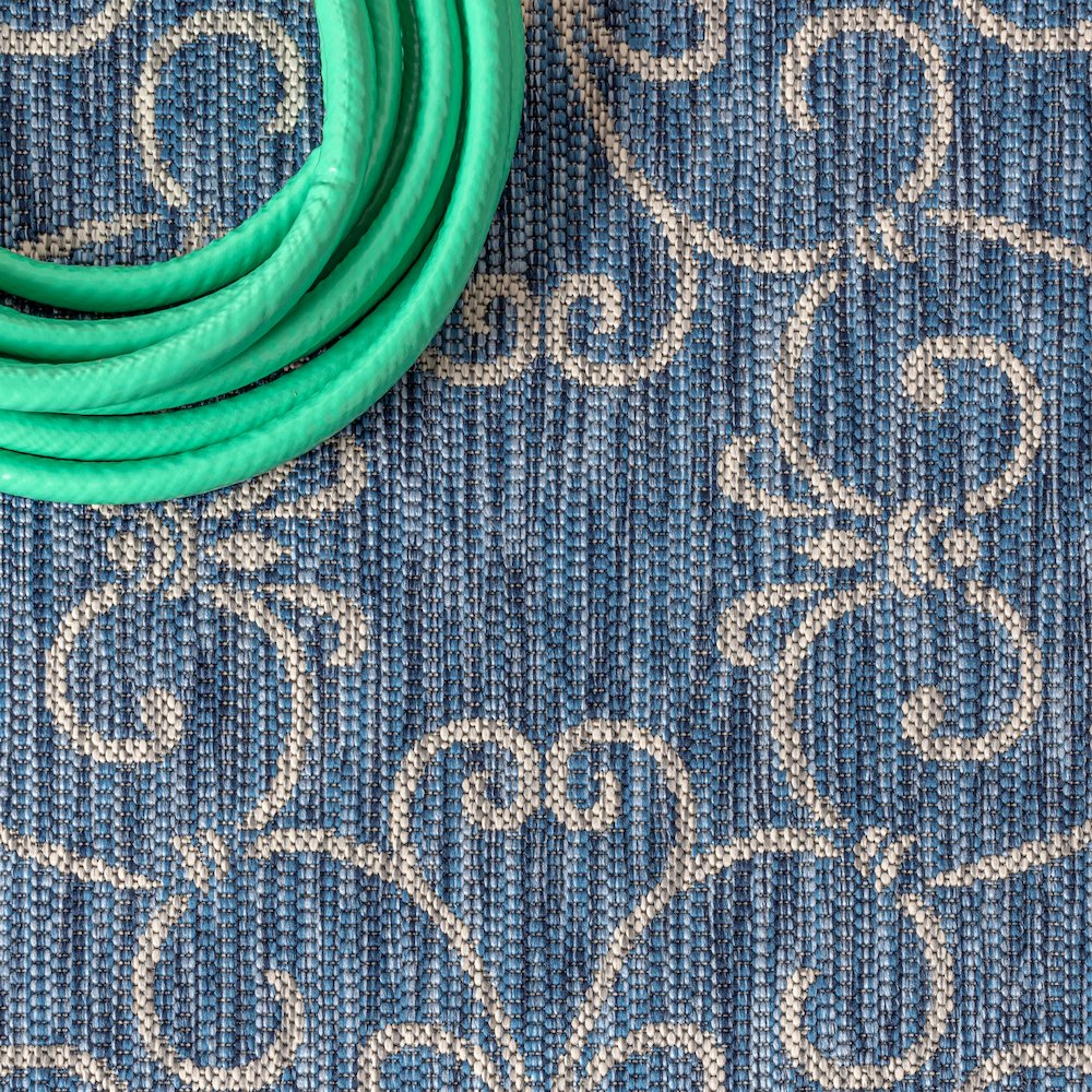 Charleston Vintage Filigree Textured Weave Indoor/Outdoor Runner Rug. Picture 4