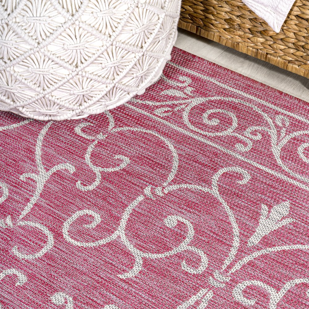 Charleston Vintage Filigree Textured Weave Indoor/Outdoor Runner Rug. Picture 4