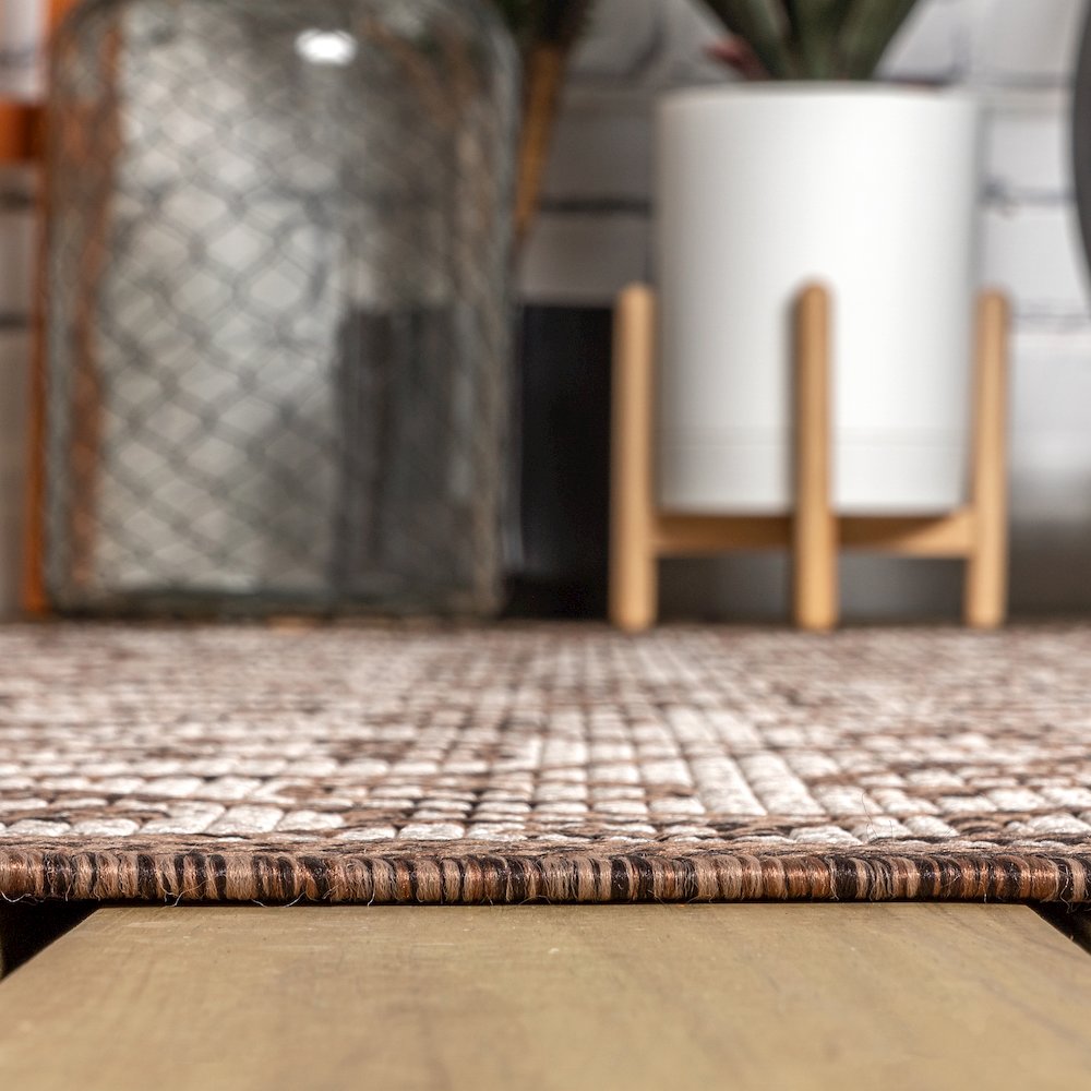Madrid Vintage Filigree Textured Weave Indoor/Outdoor Runner Rug. Picture 9