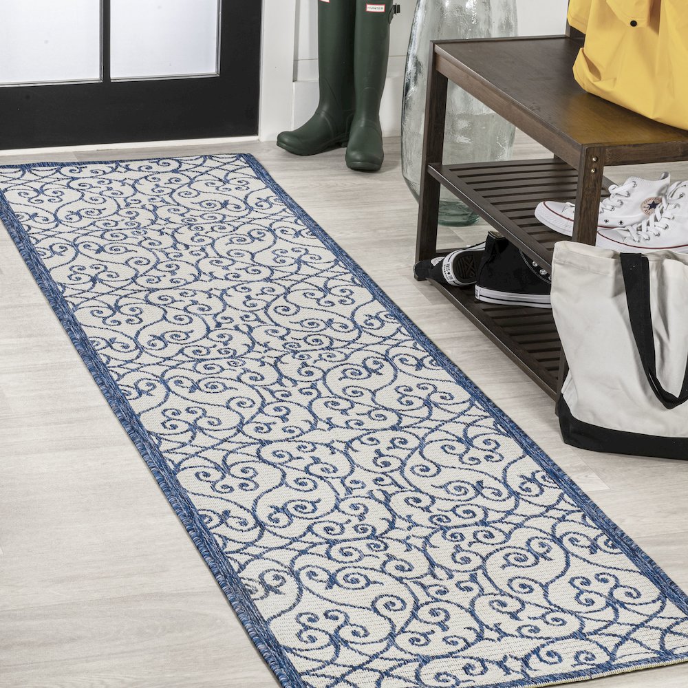 Madrid Vintage Filigree Textured Weave Indoor/Outdoor Runner Rug. Picture 2