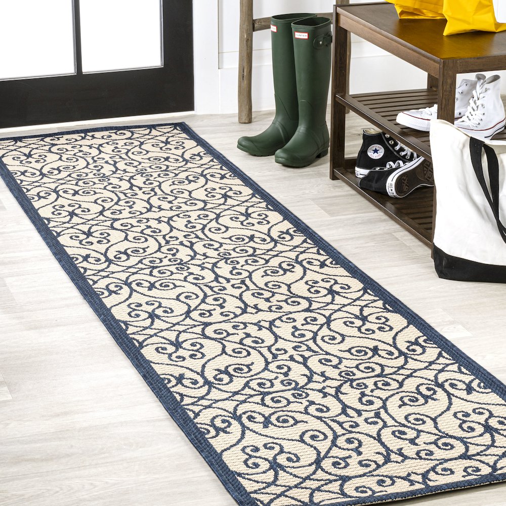 Madrid Vintage Filigree Textured Weave Indoor/Outdoor Runner Rug. Picture 2