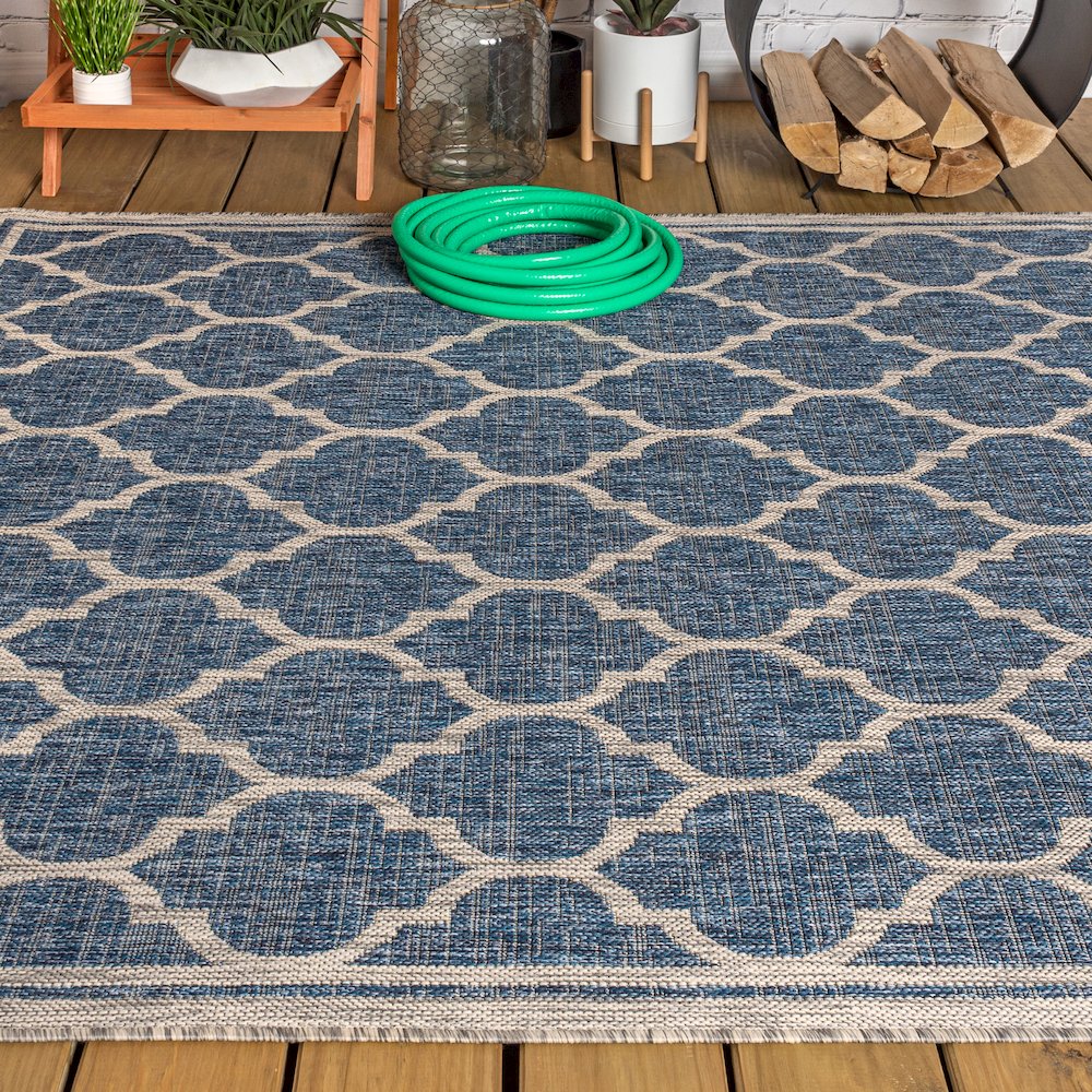 Trebol Moroccan Trellis Textured Weave Indoor/Outdoor Area Rug. Picture 4