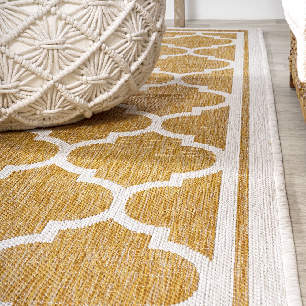 Trebol Moroccan Trellis Textured Weave Indoor/Outdoor Area Rug. Picture 5