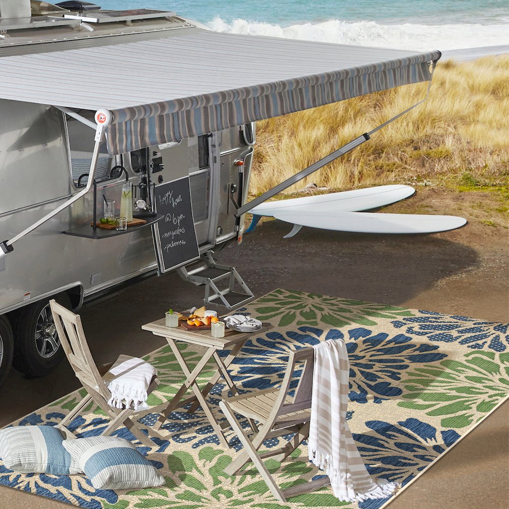 Zinnia Modern Floral Textured Weave Indoor/Outdoor Area Rug. Picture 7