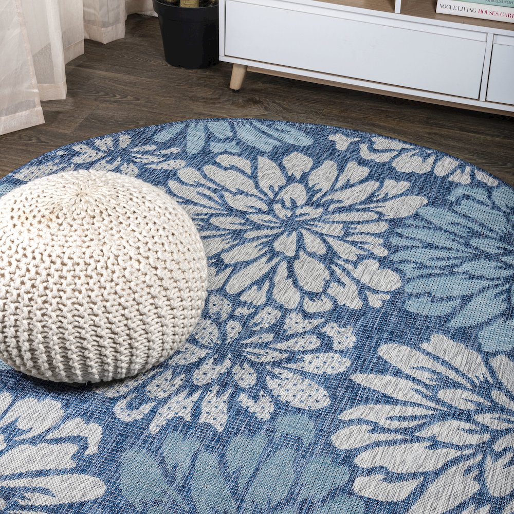 Zinnia Modern Floral Textured Weave Indoor/Outdoor Area Rug. Picture 2