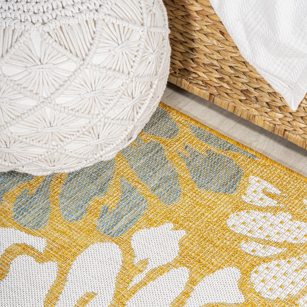 Zinnia Modern Floral Textured Weave Indoor/Outdoor Area Rug. Picture 4