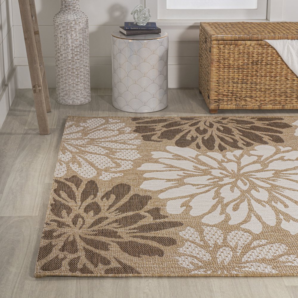 Zinnia Modern Floral Textured Weave Indoor/Outdoor Area Rug. Picture 3