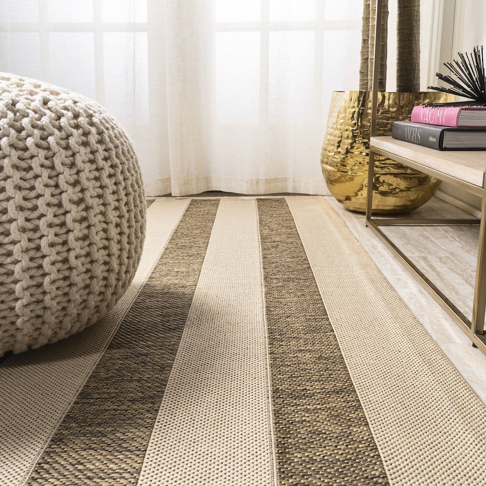 Aveiro Wide Stripe Indoor/Outdoor Area Rug. Picture 7