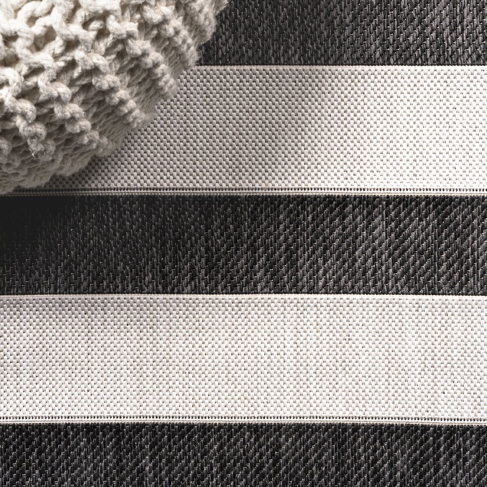 Aveiro Wide Stripe Indoor/Outdoor Area Rug. Picture 4