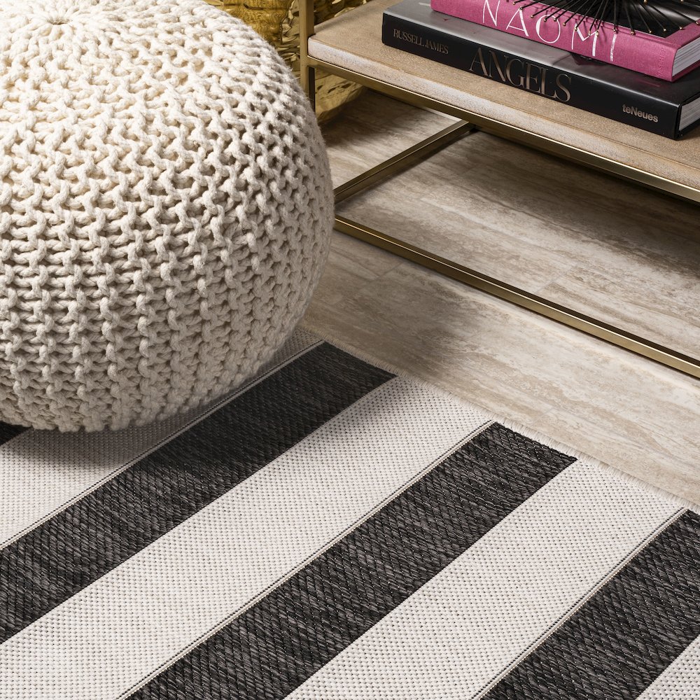 Aveiro Wide Stripe Indoor/Outdoor Area Rug. Picture 5