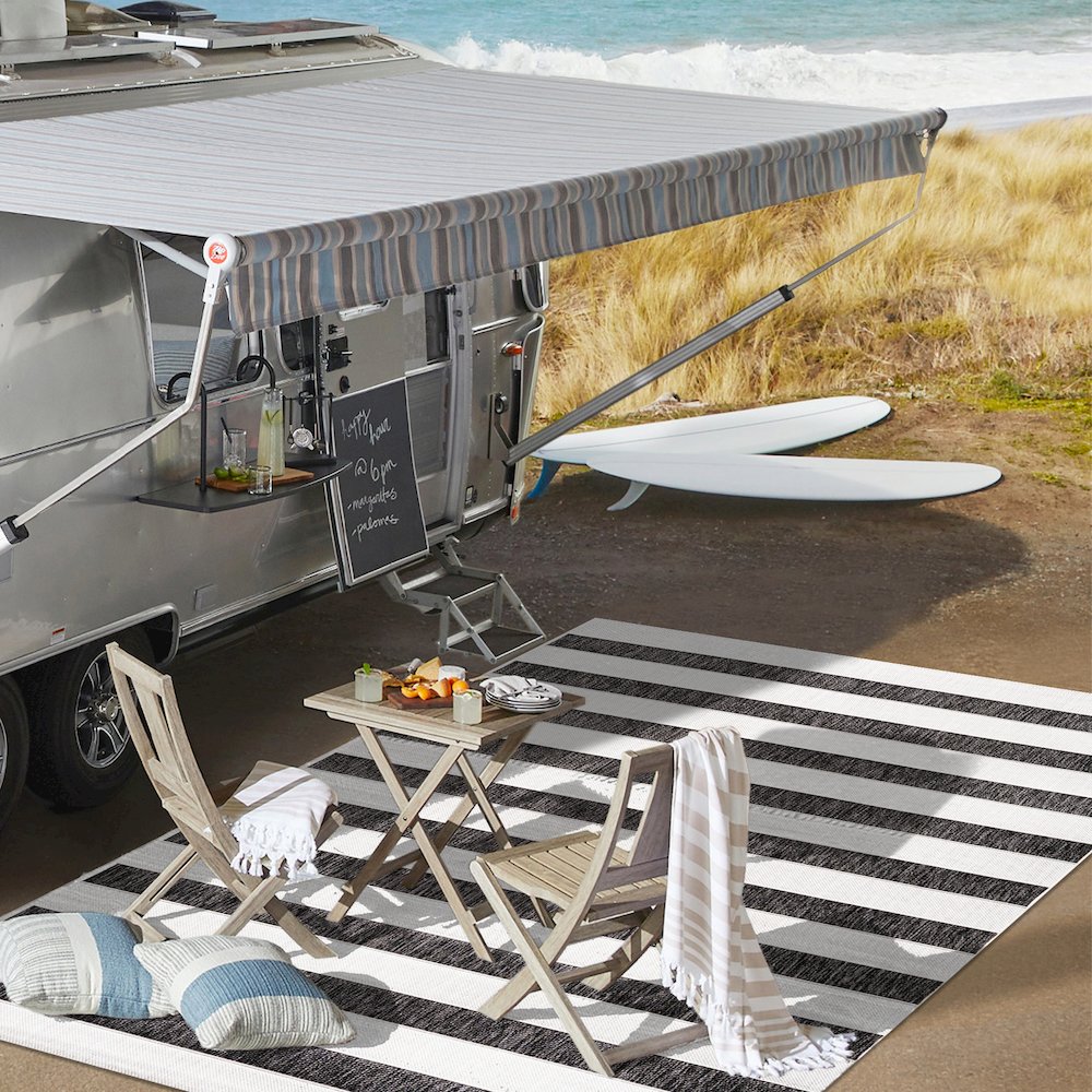 Aveiro Wide Stripe Indoor/Outdoor Area Rug. Picture 8
