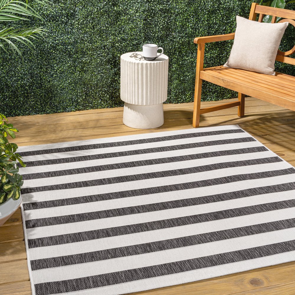 Aveiro Wide Stripe  Indoor/Outdoor  Rug. Picture 1