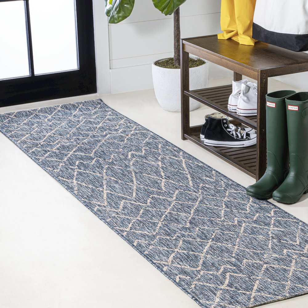Madaba Moroccan Trellis Indoor/Outdoor Area Rug. Picture 2