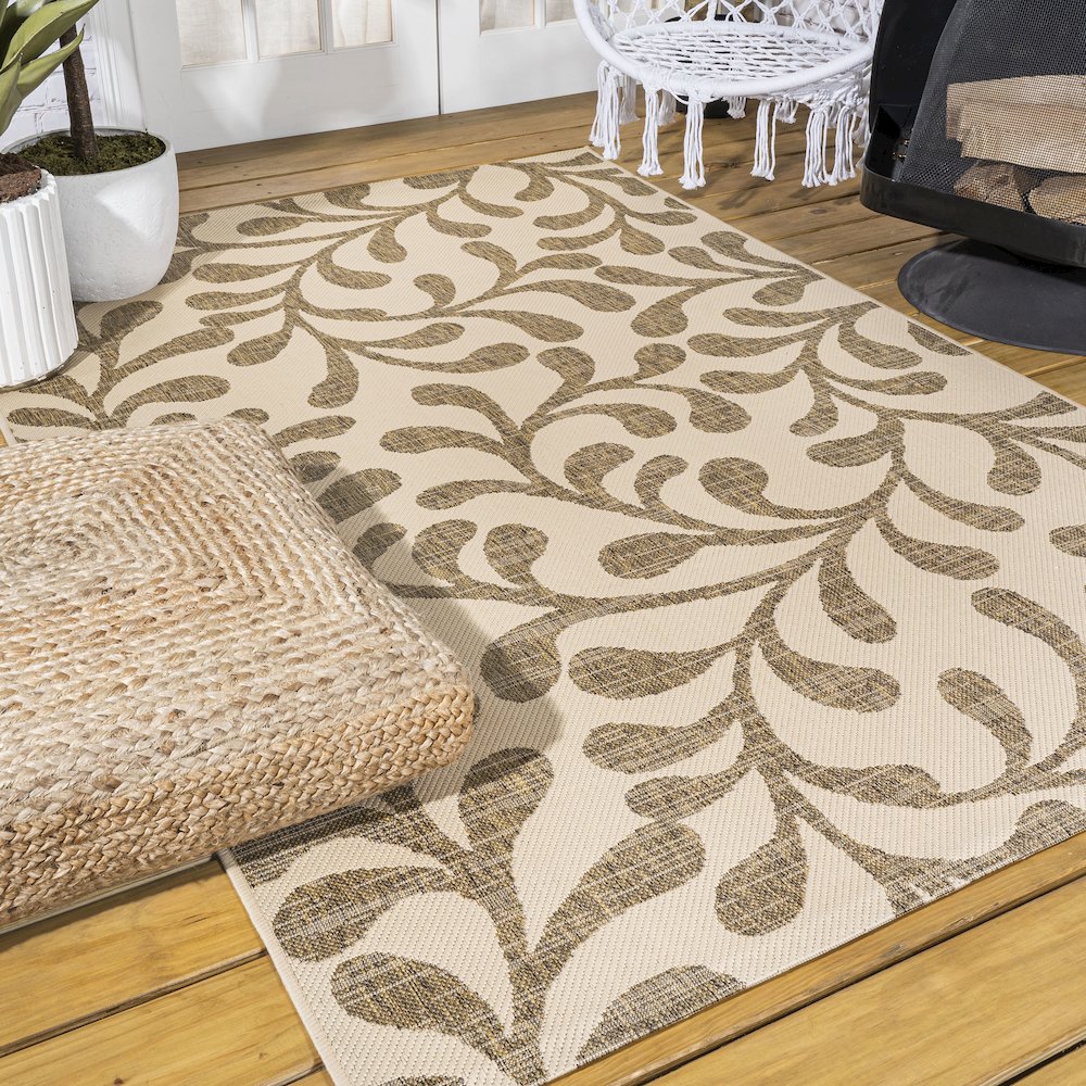 Vine All Over Indoor/Outdoor Area Rug. Picture 6