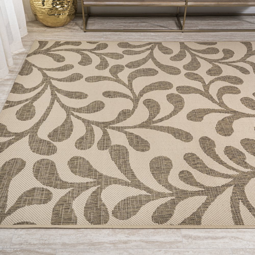 Vine All Over Indoor/Outdoor Area Rug. Picture 3