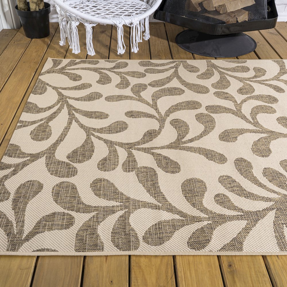 Vine All Over Indoor/Outdoor Area Rug. Picture 7