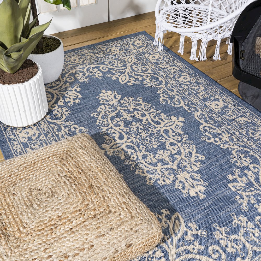 Galon Filigree Indoor/Outdoor Area Rug. Picture 8
