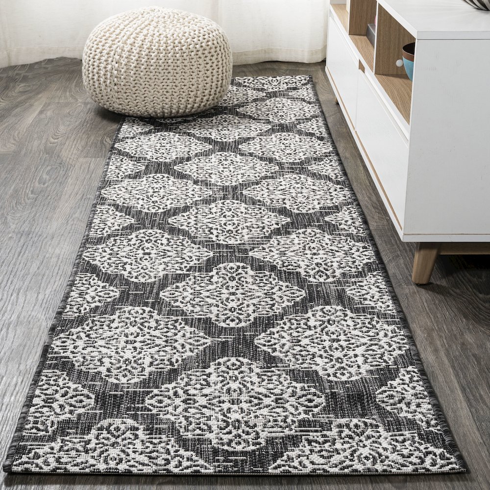 Tuscany Ornate Medallions Indoor/Outdoor Area Rug. Picture 2