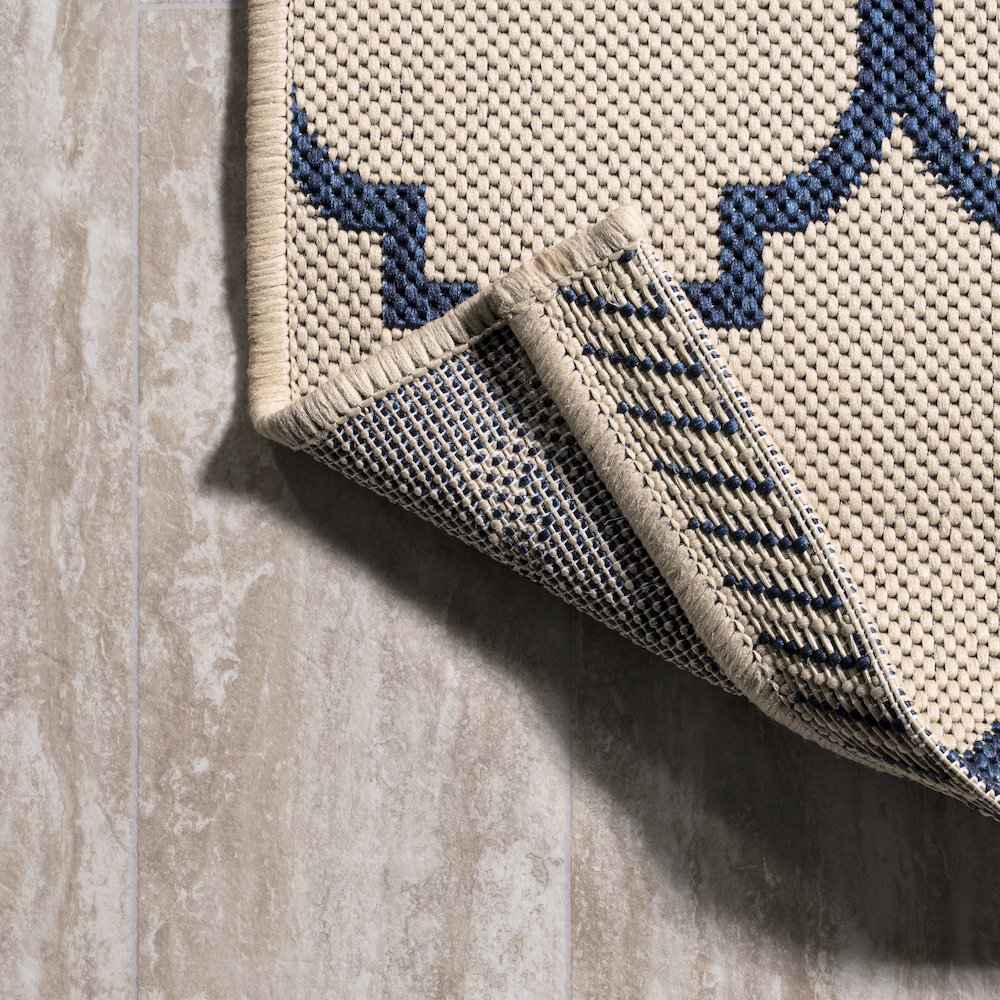 Arabesque Ogee Trellis Indoor/Outdoor Area Rug. Picture 3