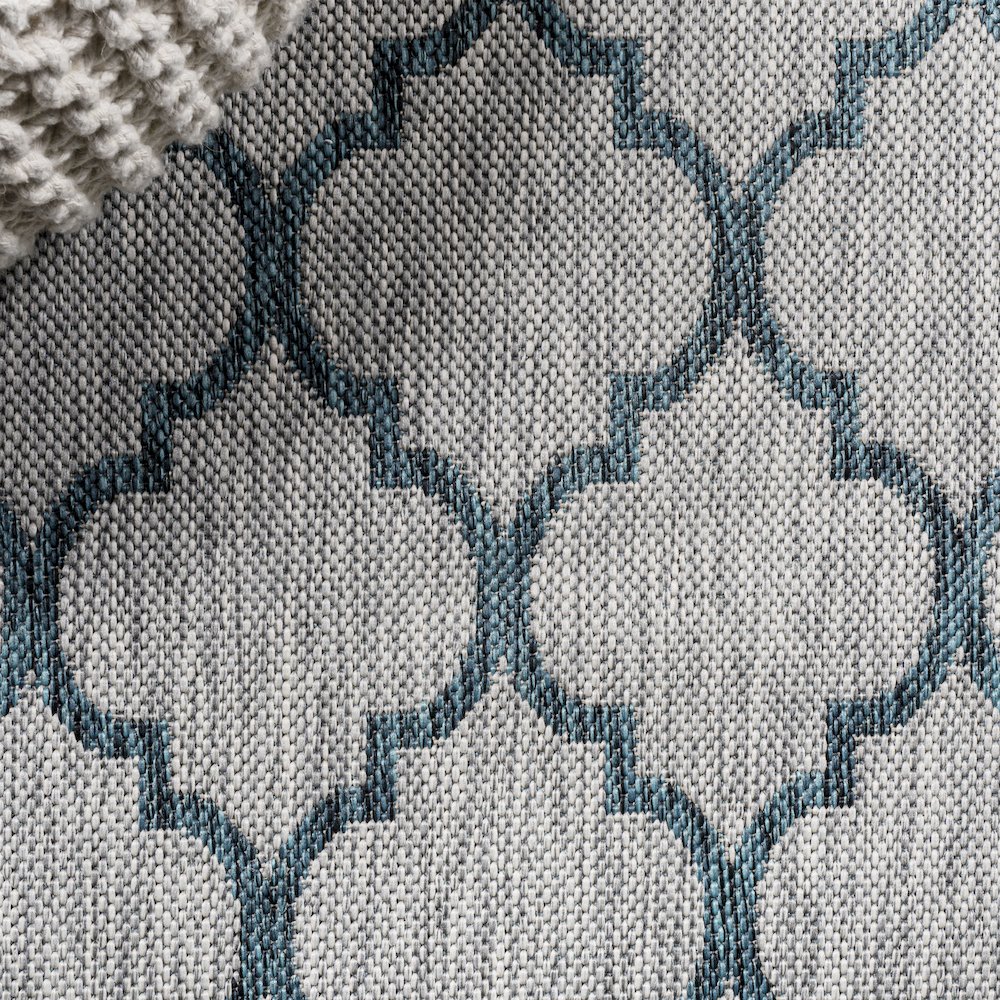 Arabesque Ogee Trellis Indoor/Outdoor Area Rug. Picture 4