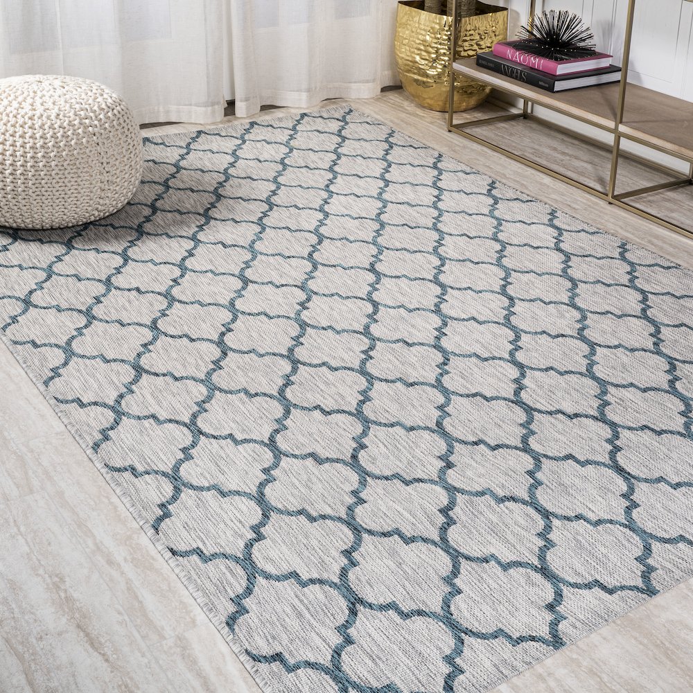 Arabesque Ogee Trellis Indoor/Outdoor Area Rug. Picture 2