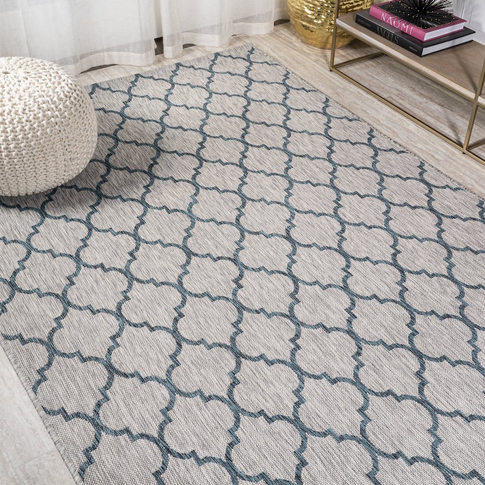 Arabesque Ogee Trellis Indoor/Outdoor Area Rug. Picture 4