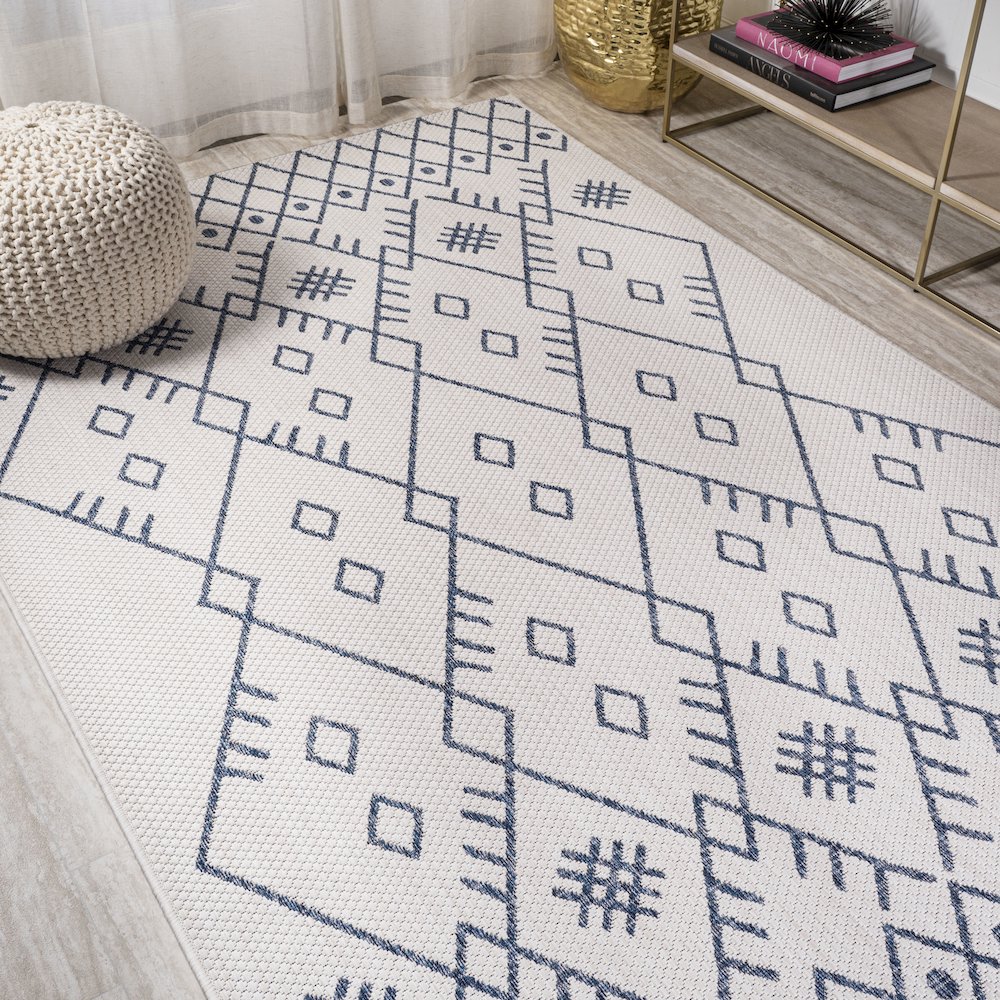 Boho Moroccan Indoor/Outdoor Area Rug. Picture 4